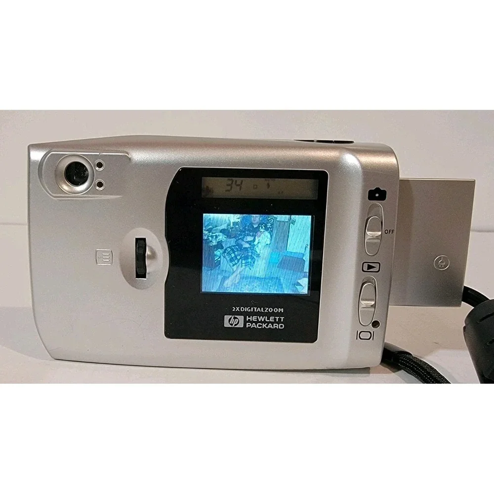 HP PhotoSmart 215 1.3MP Digital Camera Complete‎ Set Works *Parts Or Repair*